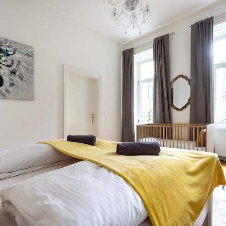 Central Apartment In Viennese Old Building 外观 照片